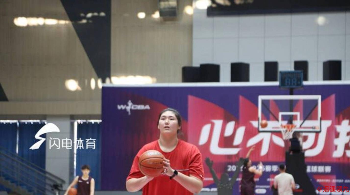 “小巨人”张子宇迎来WCBA首秀 替补出场拿到15分6板