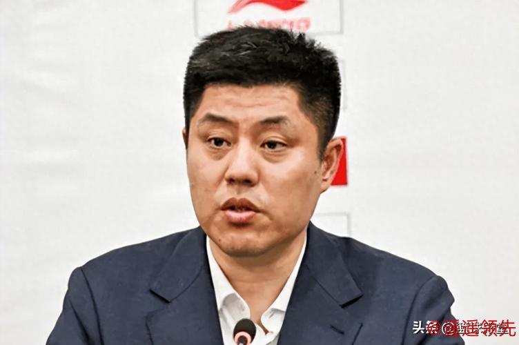 迪亚洛遭遇严厉防守，潘江被迫卸任，双方6人技术犯规，深圳豪取三连胜